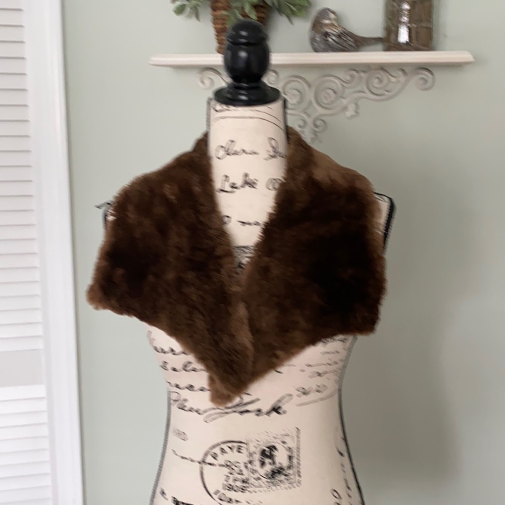 Faux fur collar
